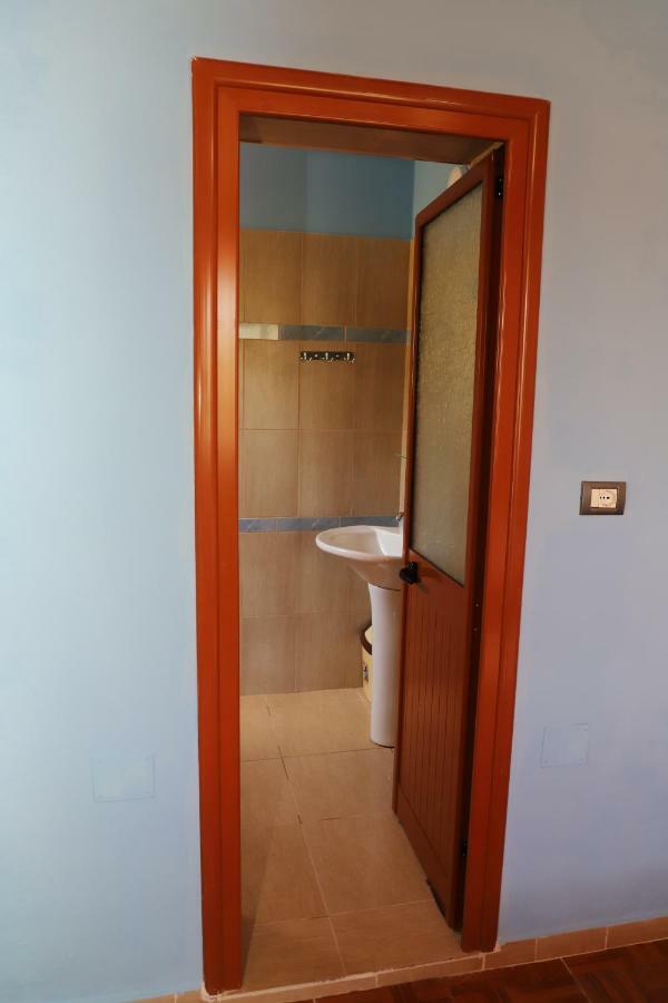 Guest House Pashollari Берат Екстер'єр фото